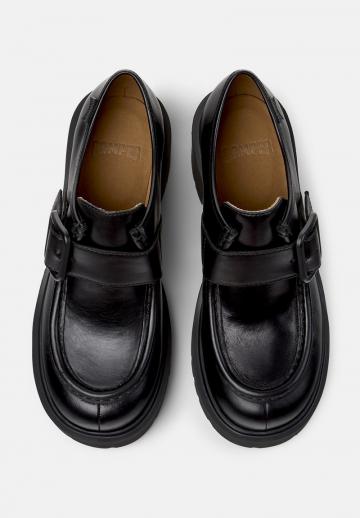 Туфли с высоким носом