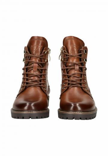 Ботинки на шнуровке