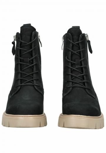 Ботинки на шнуровке