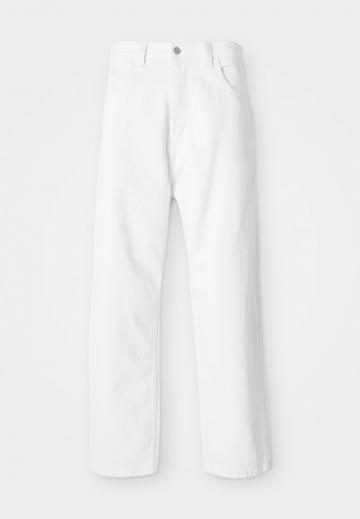 Свободные джинсы