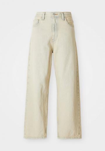 Свободные джинсы