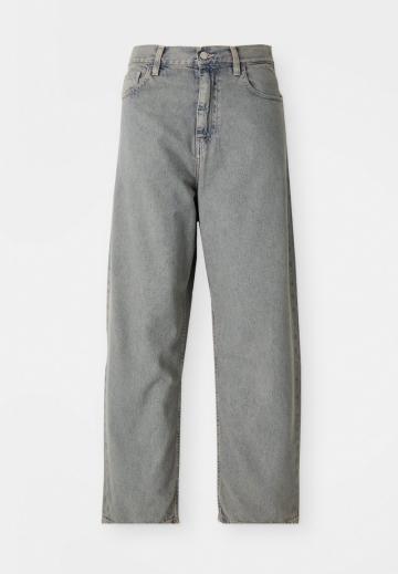 Свободные джинсы