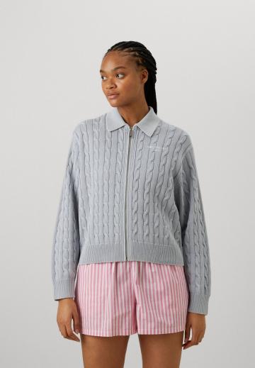 Вязаная кофта