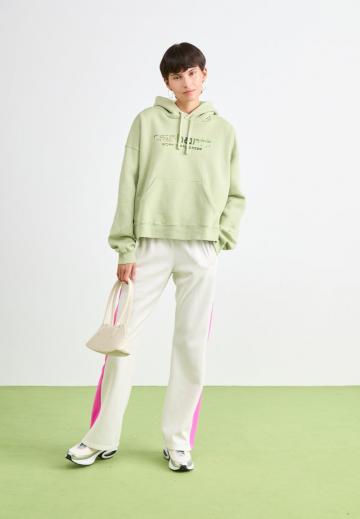 Пуловер с капюшоном