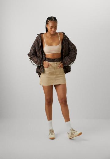 Юбка с накладными карманами