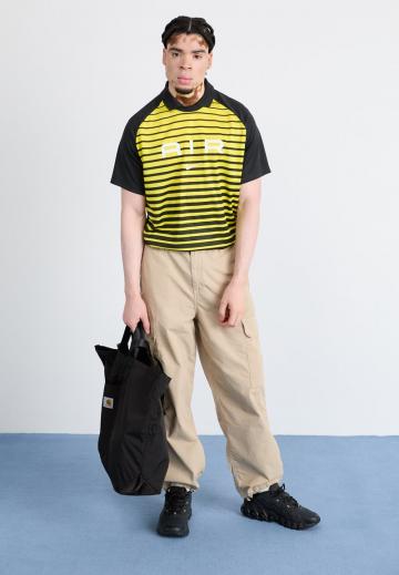 Брюки с накладными карманами