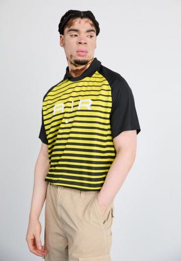 Брюки с накладными карманами