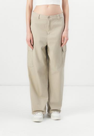 Брюки с накладными карманами