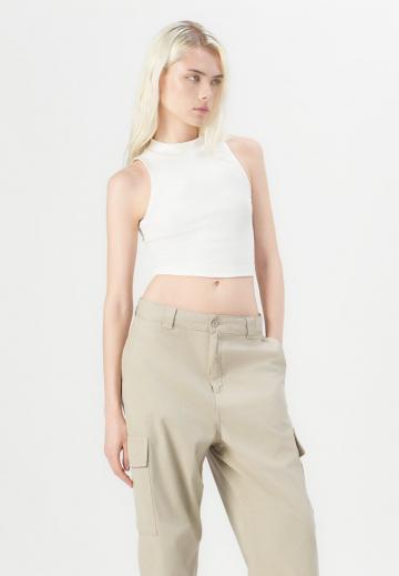 Брюки с накладными карманами