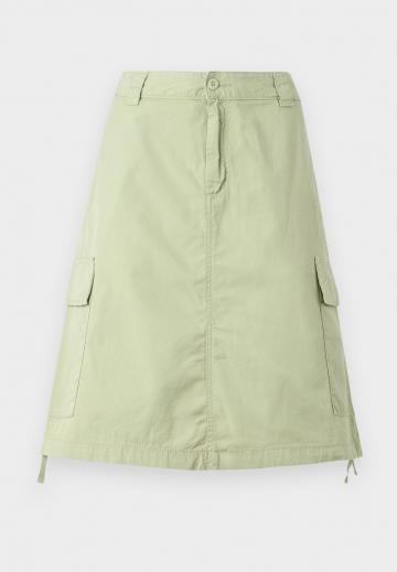 Юбка с накладными карманами