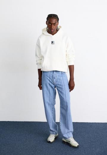 Свободные джинсы