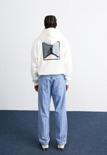 Свободные джинсы