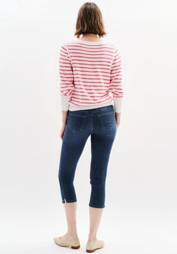 Пуловер в полоску