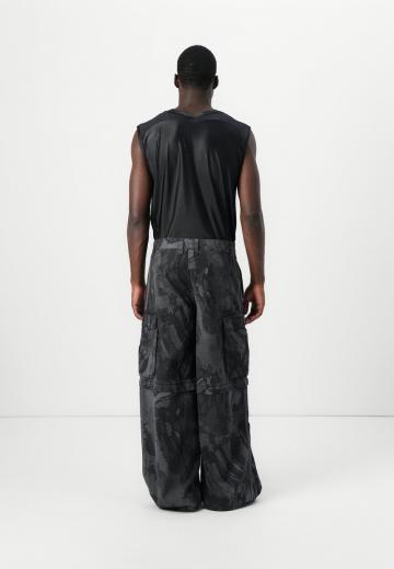 Брюки с накладными карманами