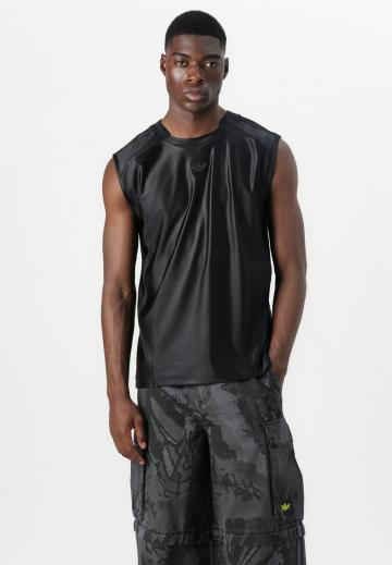 Брюки с накладными карманами