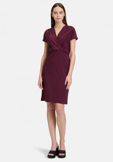 Короткое платье