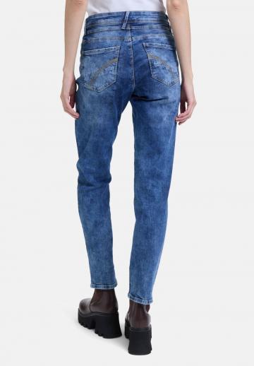Прямые джинсы