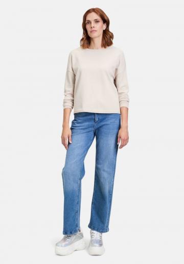 Пуловер в полоску