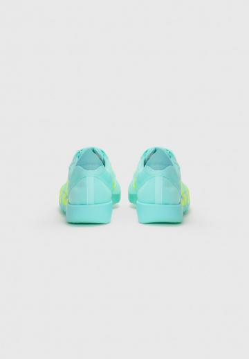 Беговые кроссовки