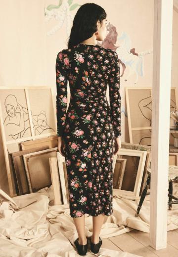 Платье футляр