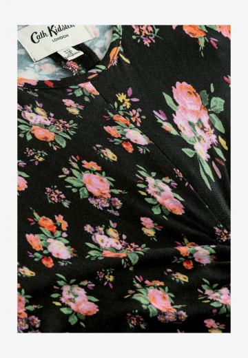 Платье футляр