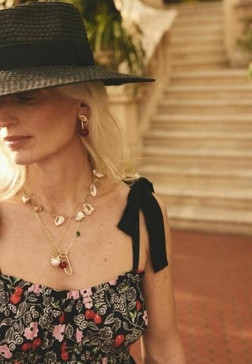 Блузка без рукавов