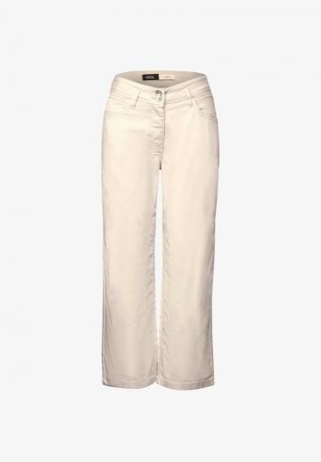 Короткие джинсы