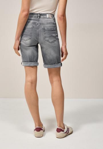 Джинсовые шорты