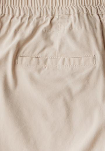 Брюки с накладными карманами