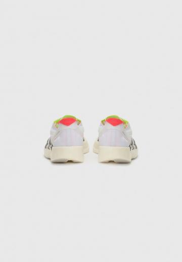 Беговые кроссовки