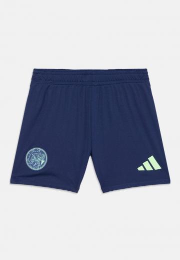 Спортивные шорты