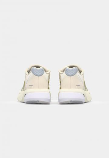 Беговые кроссовки