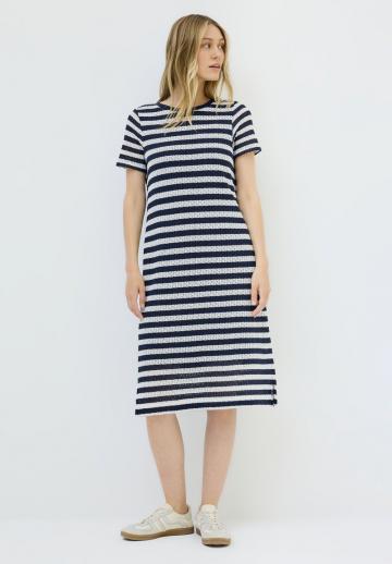 Вязаное платье