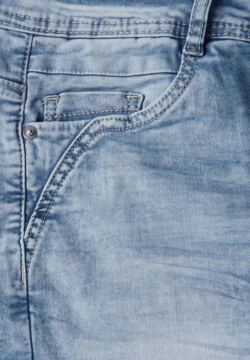 Короткие джинсы