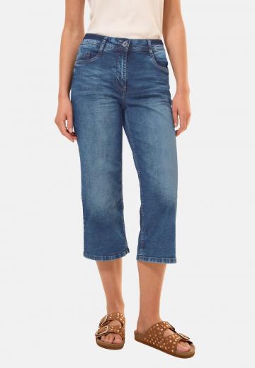 Короткие джинсы