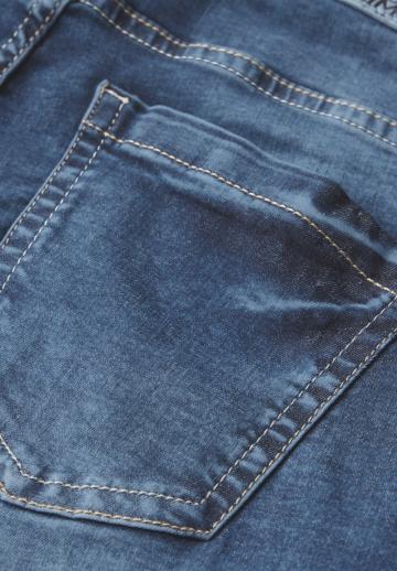 Короткие джинсы