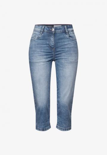 Короткие джинсы