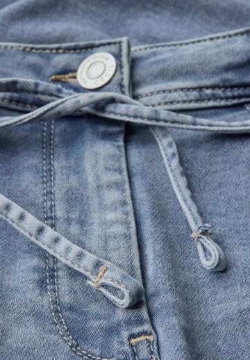 Джинсовые шорты