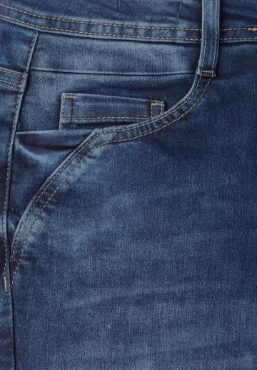 Короткие джинсы