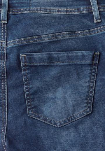 Короткие джинсы