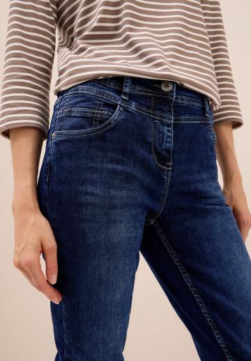 Короткие джинсы