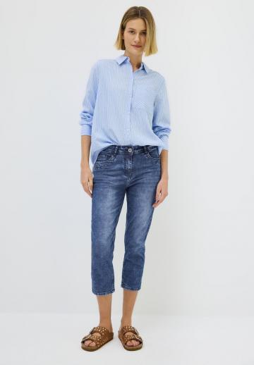 Короткие джинсы