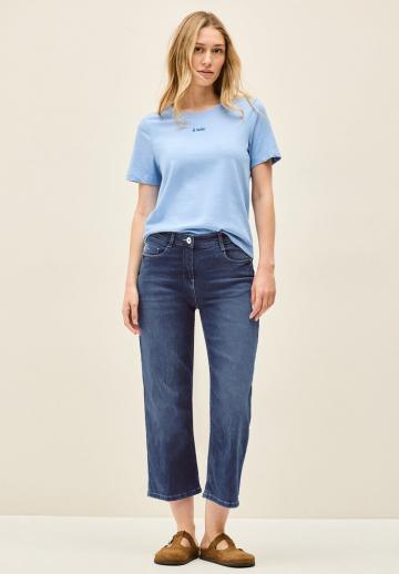 Короткие джинсы