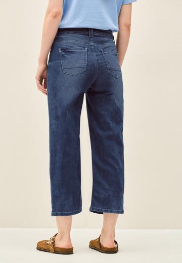 Короткие джинсы