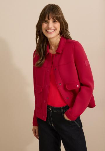 Куртка с накладнымит карманами