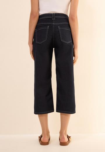 Короткие джинсы