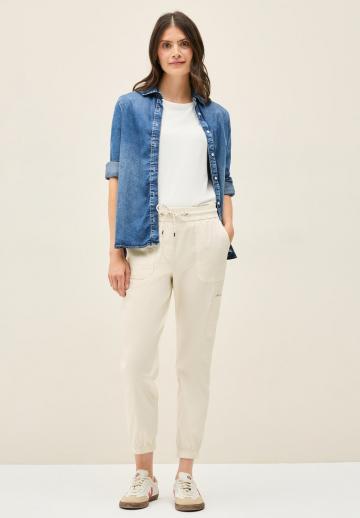 Брюки с накладными карманами