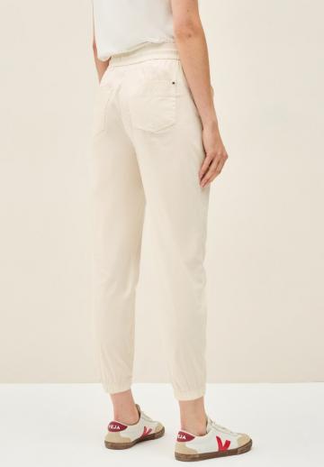 Брюки с накладными карманами