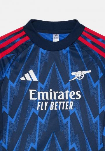 Спортивные шорты