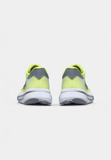 Беговые кроссовки